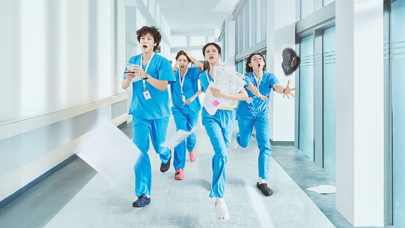 ทำไมซีรีส์ Resident Playbook ที่สะท้อนวิกฤตขาดแคลนหมอในเกาหลี ถึงสะเทือนถึงหมอไทย