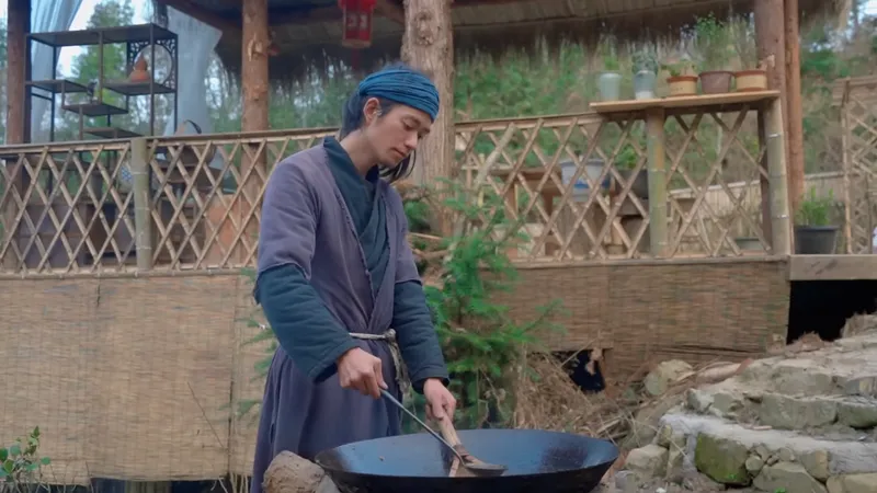 เมื่อวัยรุ่นชาวจีนหวนคืนสู่ราก ในวันที่ครีเอเตอร์จีนหันมาทำวิดีโอยาว พาทุกคนดูวิธีการทำตั้งแต่ต้นจนจบ สะท้อนสังคมจีนที่กำลังโหยหา ‘อัตลักษณ์’