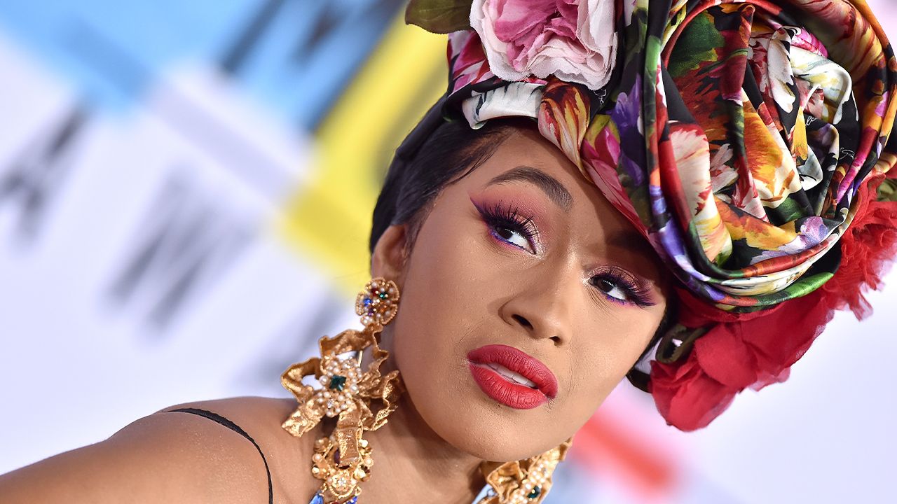 Cardi B พูดถึงสถานการณ์ รัสเซีย-ยูเครน ผู้นำต้องหยุดหลงในอำนาจ และเธอยืนข้างประชาชน