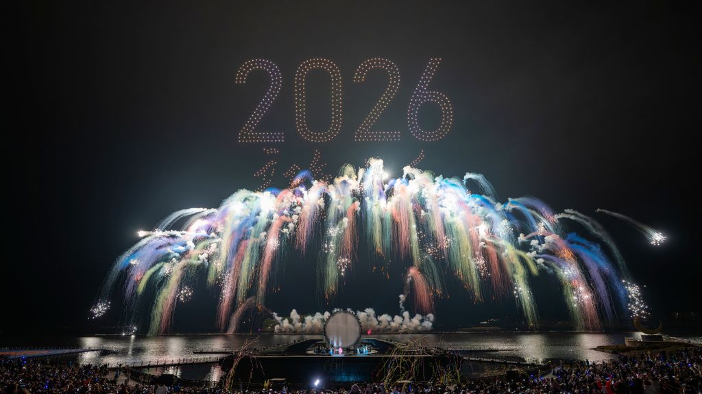 ขอต้อนรับเข้าสู่ปีใหม่ นี่คือ 5 เรื่องที่เราชวนจับตา ในปี 2026คะเมน ตีลังกา แต่หวังว่าจะเป็นปีที่มีความหมาย