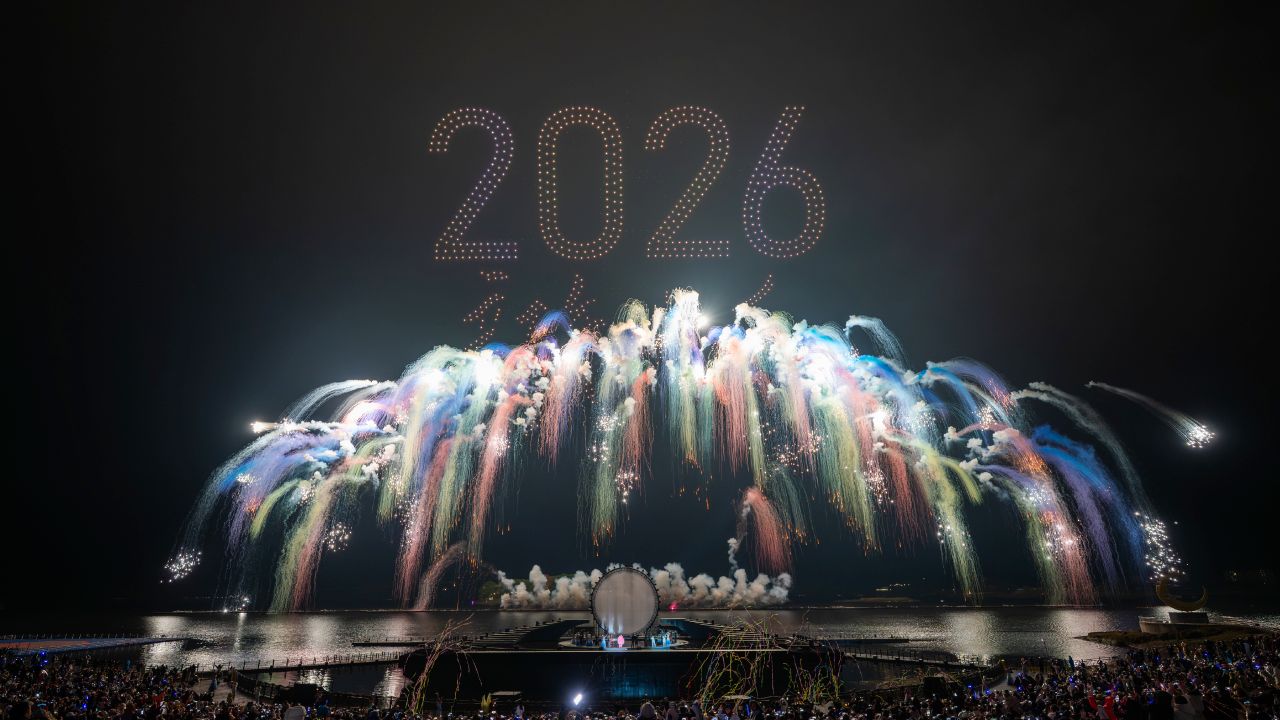 ขอต้อนรับเข้าสู่ปีใหม่ นี่คือ 5 เรื่องที่เราชวนจับตา ในปี 2026คะเมน ตีลังกา แต่หวังว่าจะเป็นปีที่มีความหมาย
