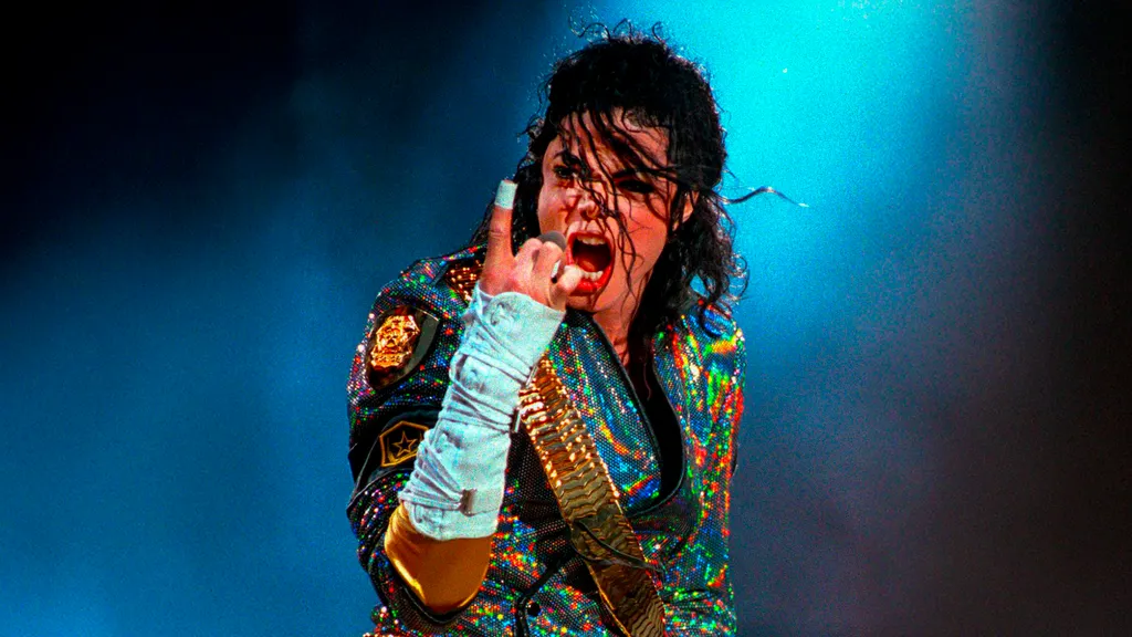 รื้อสร้างท่วงทำนองแห่งชีวิตของ ไมเคิล แจ็คสัน  ที่สะท้อนผ่านเสียงดนตรีและนำไปสู่การปฏิวัติวงการเพลงป๊อปตลอดกาล