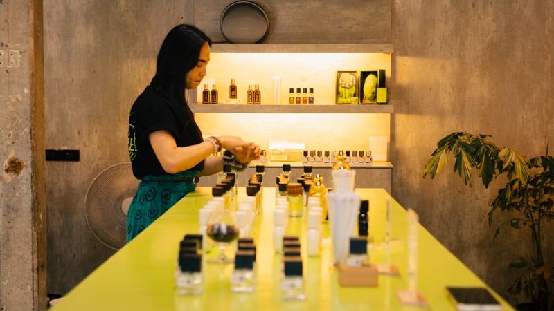 Skonx Perfumery ‘บาร์น้ำหอม’ สายลึกแต่เฟรนด์ลี่ผู้ทำหน้าที่เป็นสะพานสู่ Niche Perfume