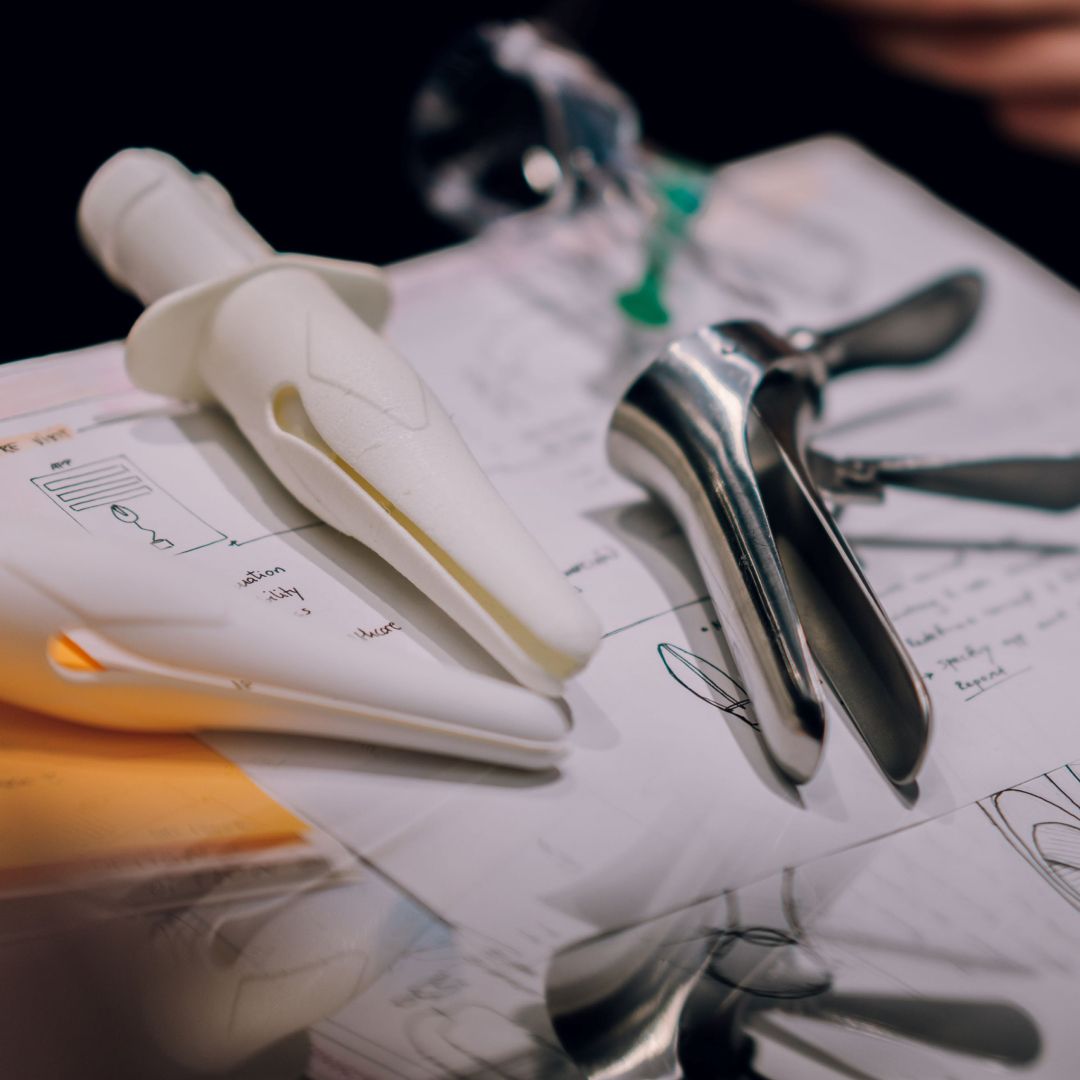 ลาก่อน การตรวจภายในที่น่ากลัวและเจ็บปวด เมื่อวิศวกรหญิงออกแบบ Speculum เวอร์ชั่นใหม่ที่อ่อนโยนและเข้าใจช่องคลอดมากกว่าเดิม