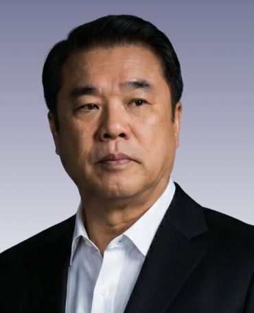 สุริยะ จึงรุ่งเรืองกิจ