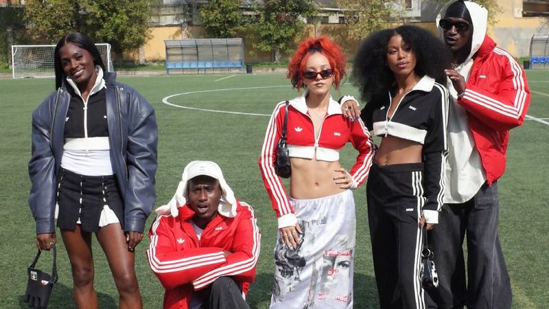 มองเทรนด์ ‘Athleisure’ ในปี 2025 เราเลือกสวมเครื่องแต่งกายเล่นกีฬาเพราะสุขภาพหรือไม่