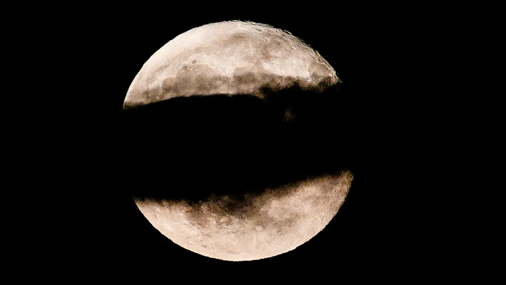 5 ตำนานปรากฏการณ์จันทรคติ สำรวจเบื้องหลังตำนานความเชื่อที่ว่า ‘ดวงจันทร์’ ส่งผลต่อพฤติกรรมมนุษย์ และเป็นต้นเหตุของความ ‘คลุ้มคลั่ง’?