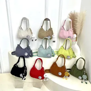 กระเป๋าสะพายข้างผ้าลูกฟูก มี10สี (มีเข็มกลัด) พร้อมส่ง ไม่มีพวงกุญแจ สไตส์นี้เท่มากแฟชั่นมาใหม่ เข้ากับทุกการแต่งกาย