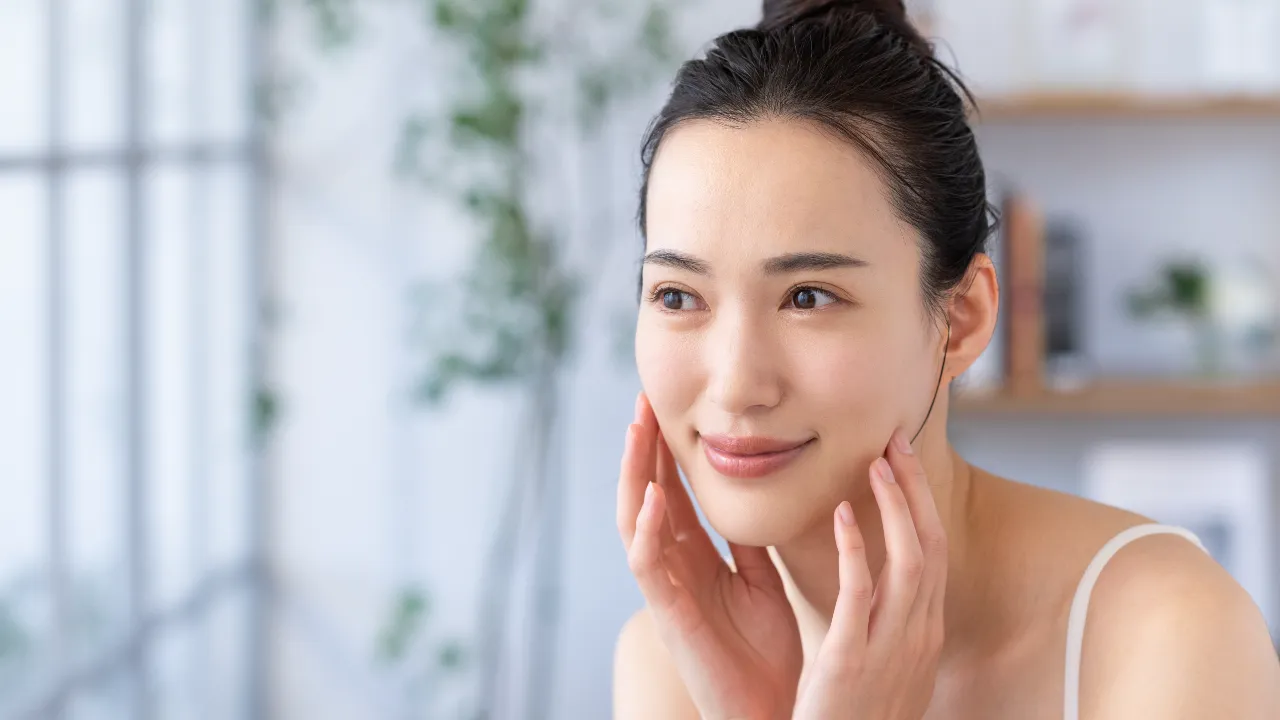 10 คลีนซิ่งออยล์ ยี่ห้อไหนดี 2025 ผิวสะอาด ล้างออกง่าย ไม่อุดตัน