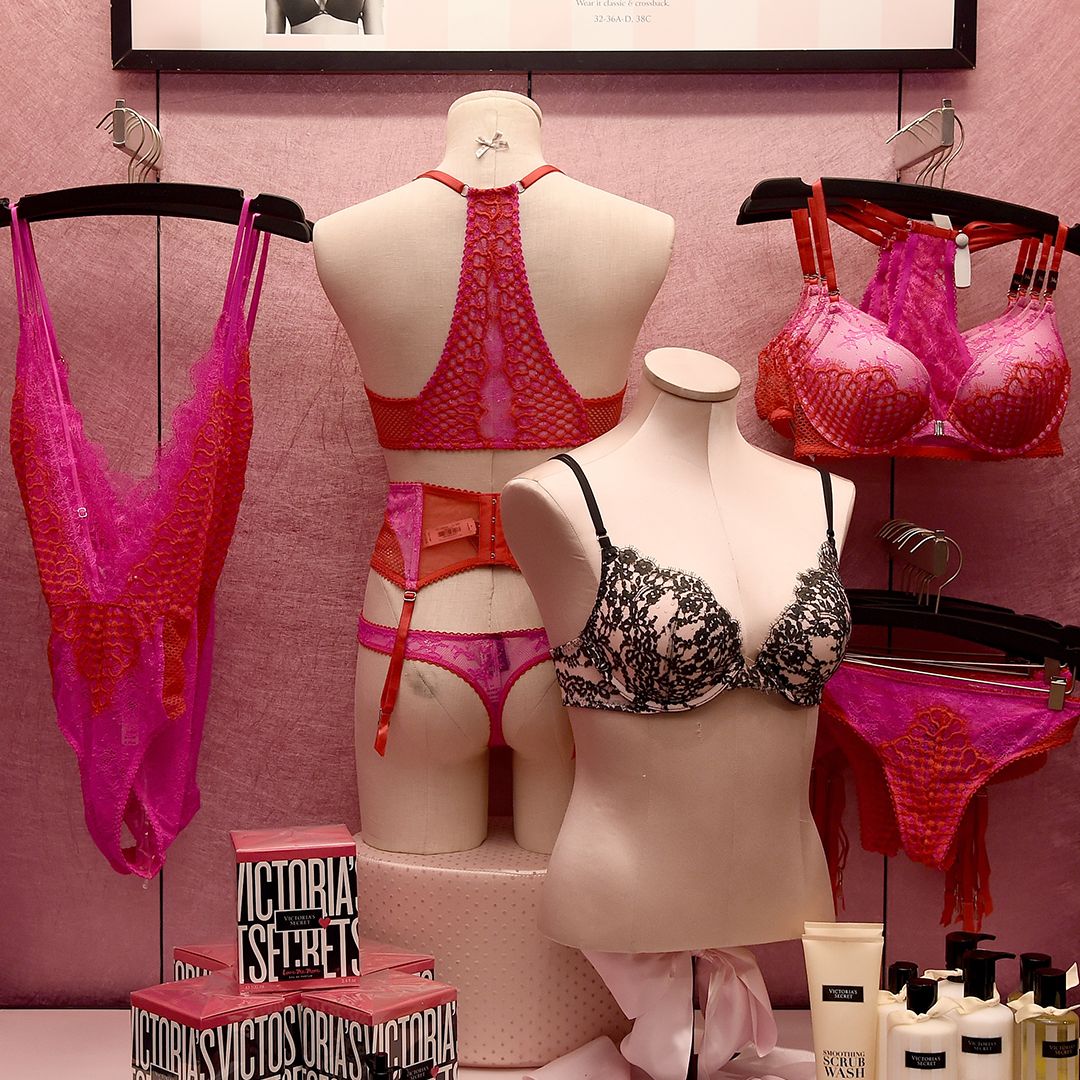 #PayYourWorkers ชวนส่ง การ์ดวาเลนไทน์ถึง Victoria’s Secret ให้จ่ายเงินแรงงานหญิงที่ถูกเบี้ยวเงินค่าชดเชย