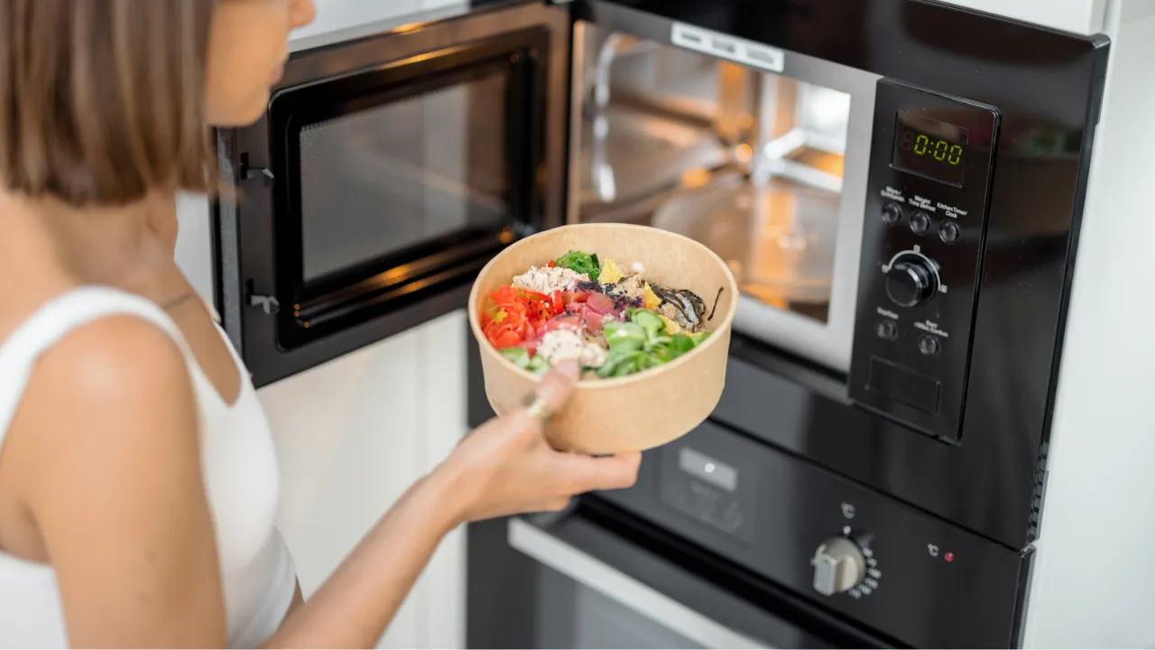 10 ไมโครเวฟ ยี่ห้อไหนดี 2025 ใช้ง่าย ใช้ดี ทำอาหารได้หลากหลายเมนู