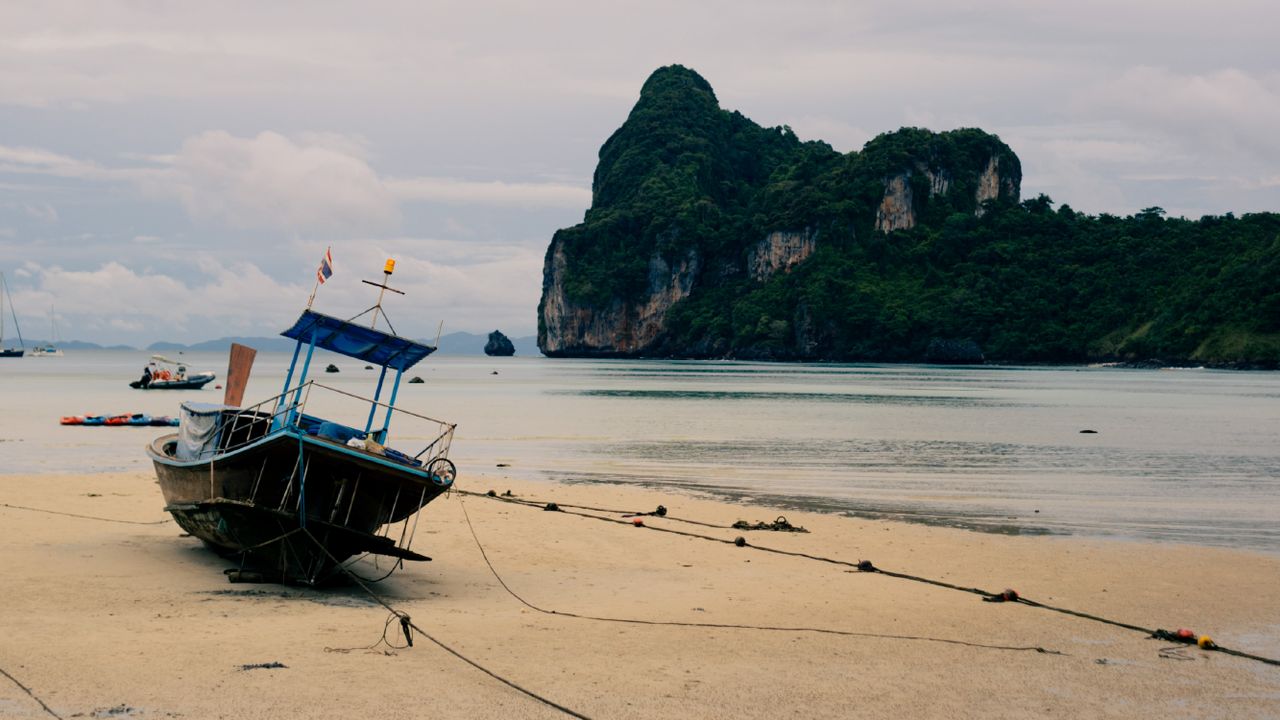 21 ปี สึนามิ: สองทศวรรษหลังคลื่นใหญ่ในอันดามัน สังคมไทยพร้อมแค่ไหนกับภัยพิบัติในเมืองท่องเที่ยว?