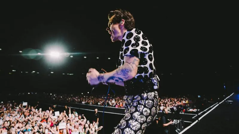 Harry Styles: Love On Tour 2023 สุดยอดคอนเสิร์ตเรโทรป๊อปที่อบอวลไปด้วย ‘ความรัก’