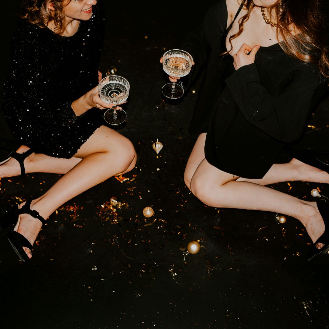 วันที่เหล่าแม่บ้านหยุดทำงานบ้านแล้วให้ผู้ชายทำแทนบ้าง และวันที่สาวๆ ที่ไม่ได้เป็นแม่บ้าน ฉลองให้กับตัวเอง...เดือนมกราคม ที่ไอร์แลนด์ มี ‘วันคริสต์มาสผู้หญิง’ หรือ Nollaig na mBan ซึ่งสาวไอริชใช้ ‘พักผ่อน’ เพื่อตอบแทนความเก่งของทั้งตัวเองและผู้หญิงทุกคน