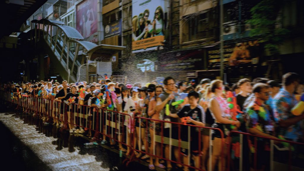 ในวันที่โด่งดังไปไกล สงกรานต์ไทยยังต้องแก้อะไรอีกบ้าง? พร้อมแค่ไหนกับการเปลี่ยนผ่านเทศกาลระดับชาติให้เป็น Water Festival ระดับโลก