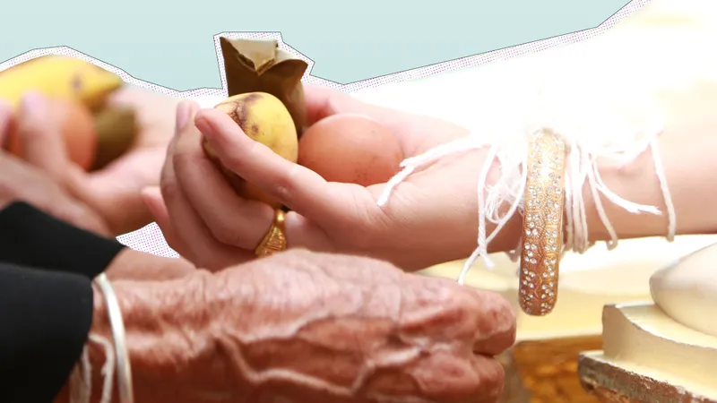 ประเพณีผูกแขนป้อนไข่ เมื่อเจ้าบ่าว ‘แต่งเข้า’ บ้านเจ้าสาว สำรวจบทบาทผู้หญิงอีสานผ่านงาน ‘กินดอง’ ที่มาพร้อมกับหน้าที่และโอกาสที่อาจสูญเสียไป