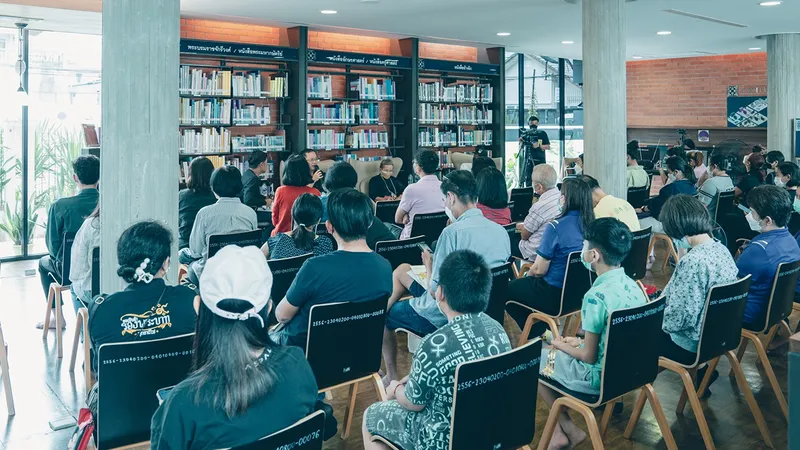 สำรวจห้องสมุดฯ บ้านจิรายุ-พูนทรัพย์ สดับเรื่องราวของภาษา จากวิวัฒนาการทางสมองถึงกลอนสดและแรปเปอร์