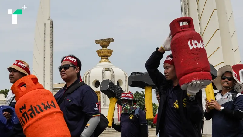 เราจะตรึงราคาน้ำมันต่อไปได้อีกนานแค่ไหน? ต่างประเทศปรับตัวอย่างไร กับวิกฤตการณ์พลังงาน จากการสู้รบที่ยังไม่สิ้นสุด