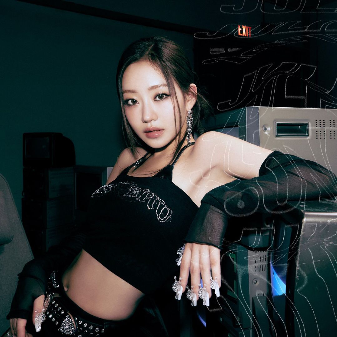 ไม่ใช่แค่ข่าวลือการแอบเดตกันของไอดอล K-POP แต่คือตัวอย่าง ‘การโดนละเมิดสิทธิส่วนบุคคล’ กรณี ‘จูลี่ KISS OF LIFE’ โดนปล่อยคลิปจากกล้องวงจรปิด ขณะแฮงก์เอาต์กับกลุ่มเพื่อน นำไปสู่การตั้งคำถามเกี่ยวกับ ‘สิทธิความเป็นส่วนตัว’ และ ‘ความเกลียดชังต่อเพศหญิง’