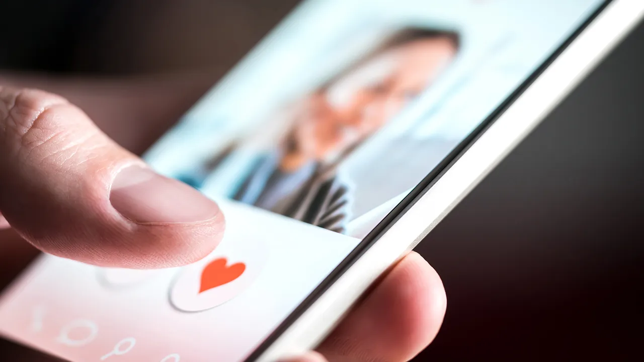 ปัดขวาอย่างไรให้ได้คุย เติมความมั่นใจได้ด้วย ‘คู่มือการเดต’ จาก Tinder