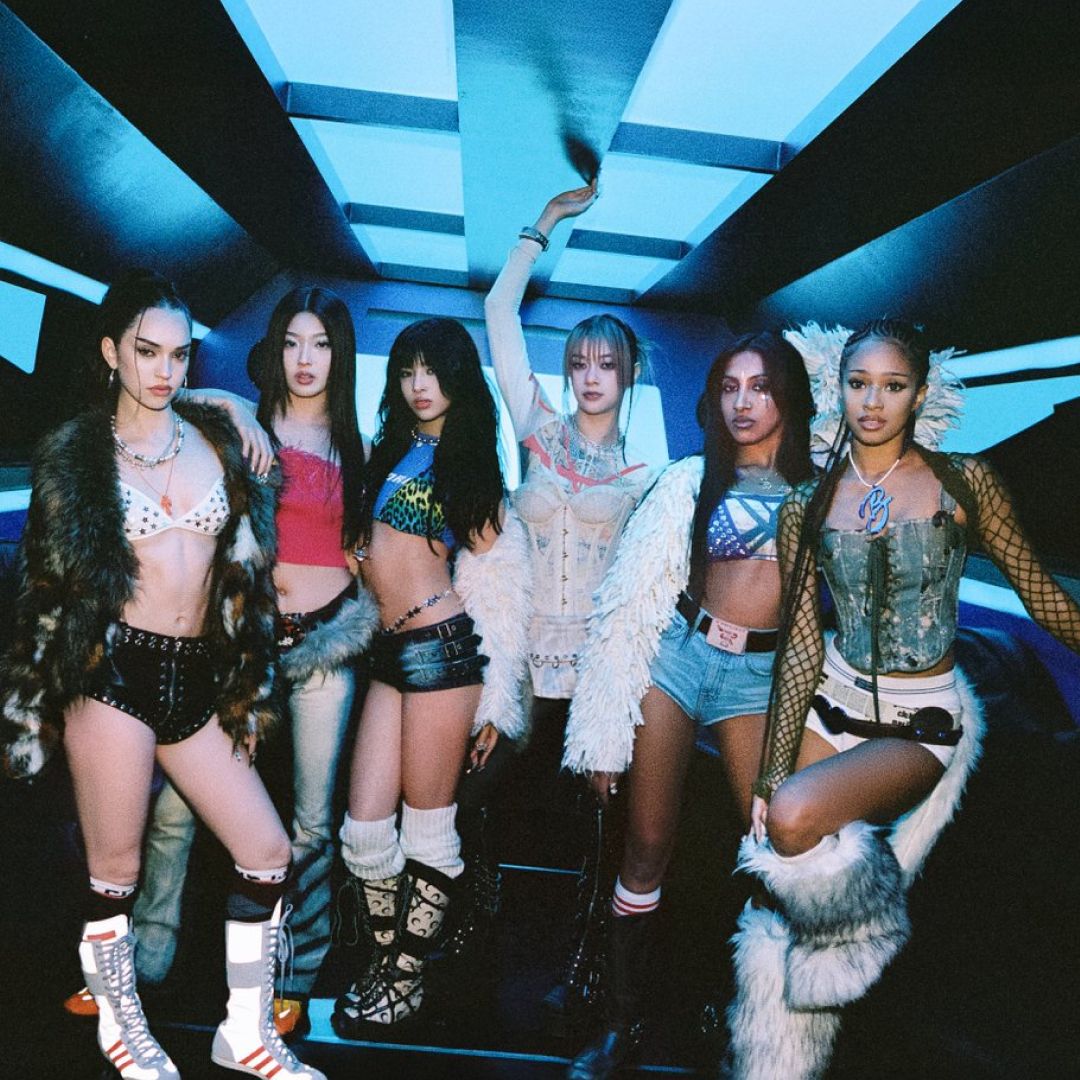 เพลง ‘Gnarly’ ของ KATSEYE ถูกตั้งคำถามเรื่องความเหมาะสม เมื่อหนึ่งในสมาชิกของวงยังไม่บรรลุนิติภาวะ แต่เพลงนี้กลับมีท่อนที่คล้ายเสียงคราง ฉากแมลงวันผสมพันธุ์ และศิลปินถือขวดแชมเปญใน MV