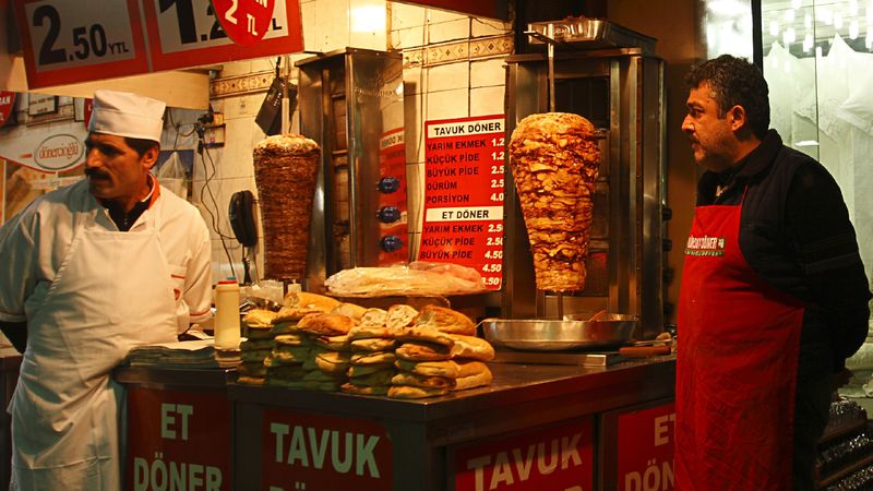 งานวิจัยอังกฤษเผยว่ายิ่งทานอาหารชาติอื่นๆ จะช่วยลดความรู้สึกว่าแรงงานต่างชาติเข้ามาแย่งผลประโยชน์