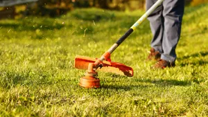 10 เครื่องตัดหญ้า 4 จังหวะ ยี่ห้อไหนดี 2025 กำลังสูง ตัดหญ้าไว สตาร์ตติดง่าย