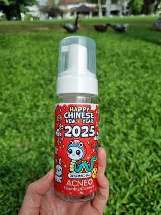 Capi in the rain Limited Edition Dr.Somchai Foaming Cleanser 150 ml.  โฟมล้างหน้า สูตร Salicylic สำหรับที่มีปัญหาสิวง่าย ผิวมัน