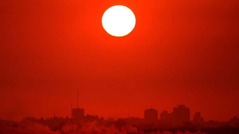 บทกวีจากชีวิตในกาซา เสียงกระซิบที่ดื้อรั้น ทรงพลัง และเปี่ยมหวังท่ามกลางสงคราม