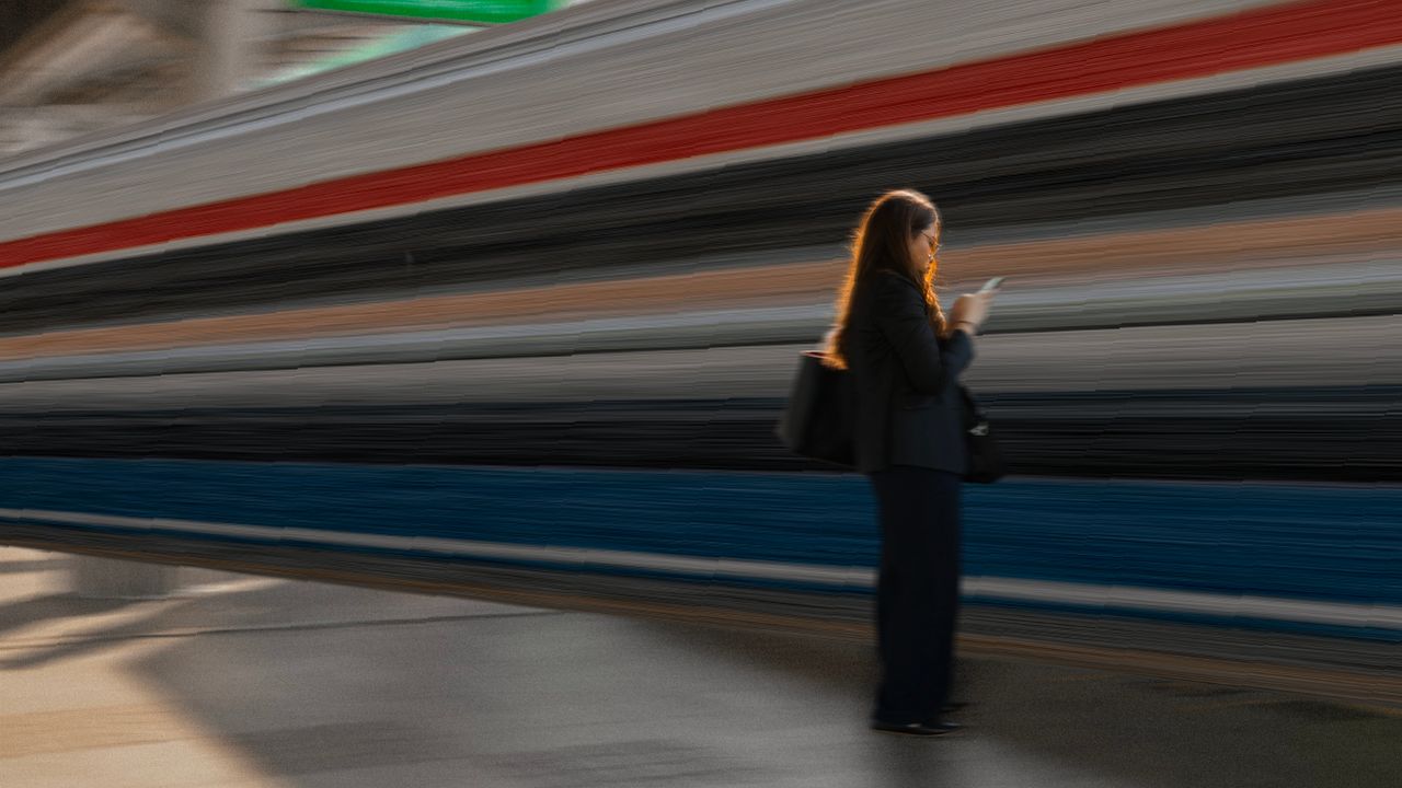 5 วิธีเอาตัวรอดจากวิกฤตพลังงาน ในวันที่รัฐผลักภาระและชวนให้ใช้ขนส่งสาธารณะในราคาแสนแพง