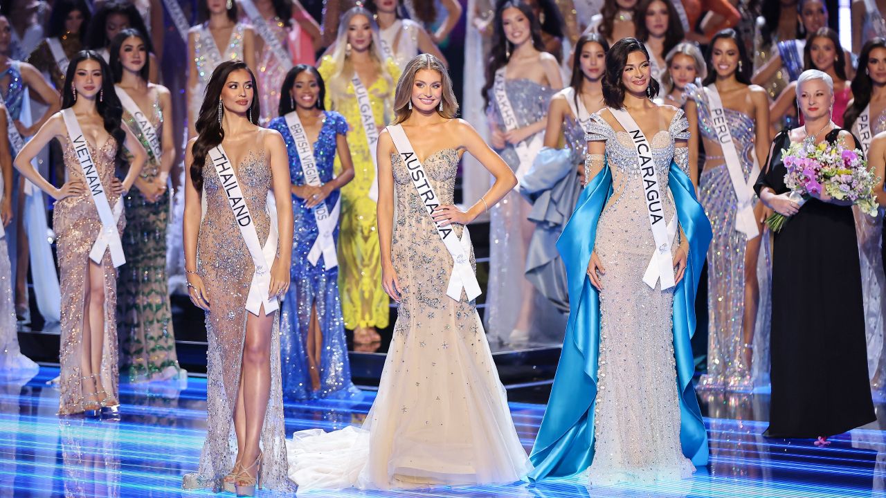 ใต้แสงไฟบนเวทีนางงาม: ความงาม เสียงผู้หญิง และความรับผิดชอบของทุน