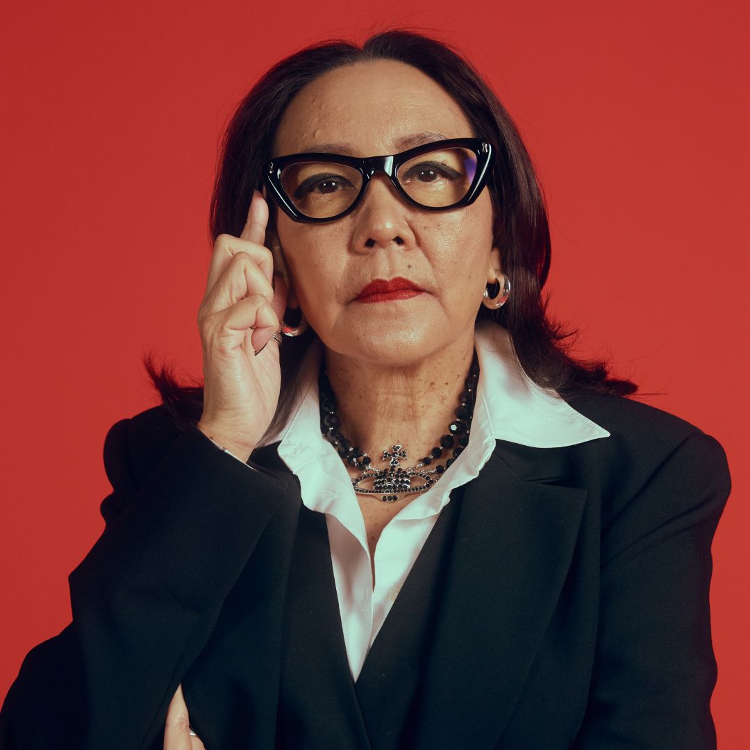 MIRROR50 : อ้อย-อินทิรา ทัพวงศ์ กับ 40 ปี ในฐานะแฟชั่นดีไซเนอร์ สู่แพสชันอันแรงกล้าในฐานะ ผู้อำนวยการ Thai Face Top Model ผู้อยากส่งออกโมเดล ‘หน้าไทยแท้’ สู่ระดับโลก เพื่อบอกคนที่ไม่ตรง
พิมพ์นิยมว่า “คุณสวย/หล่ออยู่แล้ว จงภูมิใจในเอกลักษณ์ของตัวเอง”