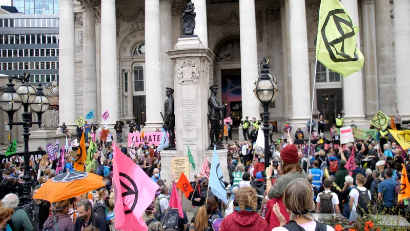 ทำไมฉันถึงเกลียดวันคุ้มครองโลก เสียงตอบรับของเหล่านักสิ่งแวดล้อม ในวันคุ้มครองโลกแทบไม่มีความหมาย และเหล่านายทุนควรใส่ใจมากกว่านี้