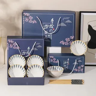 2026กล่องของขวัญปีม้าชุดชามเซรามิก ชุดของขวัญ  และ ชามเซรามิกที่ระลึก พร้อมตะเกียบ เพ้นท์ลายสวยๆ เซ็ตของขวัญ