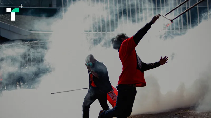 ความรุนแรงทางการเมืองในอดีต แม้จำไม่ลง แต่เราจะลืมไม่ได้ 16 ปี ปฏิบัติการ ‘ขอคืนพื้นที่’ เพราะ ‘ความยุติธรรมในระยะเปลี่ยนผ่าน’ คือหัวใจของประชาธิปไตยที่ยั่งยืน