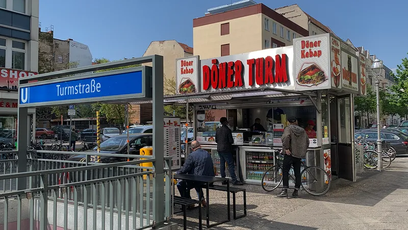 ‘Döner Kebab’ เคบับในเบอร์ลิน อาหารที่พบเจอได้ง่ายกว่า Currywurst ของคนเยอรมัน