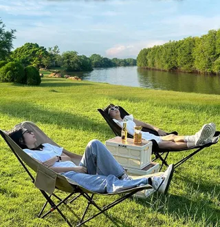 <ปรับได้ 4ระดับ> WiLD WOLF เก้าอี้แคมป์ปิ้งเก้าอี้พกพาที่สามารถพร้อมที่วางขา(รุ่นใหม่) รองรับน้ำหนักได้เยอะ >ฟรีถุง< OD558-G