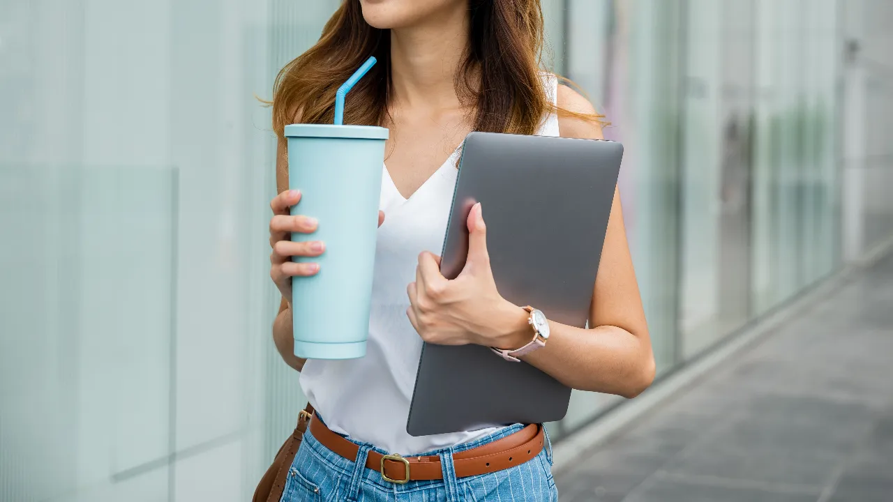 10 แก้วเก็บความเย็น ยี่ห้อไหนดี 2025 เก็บความเย็นได้นาน สดชื่นตลอดวัน