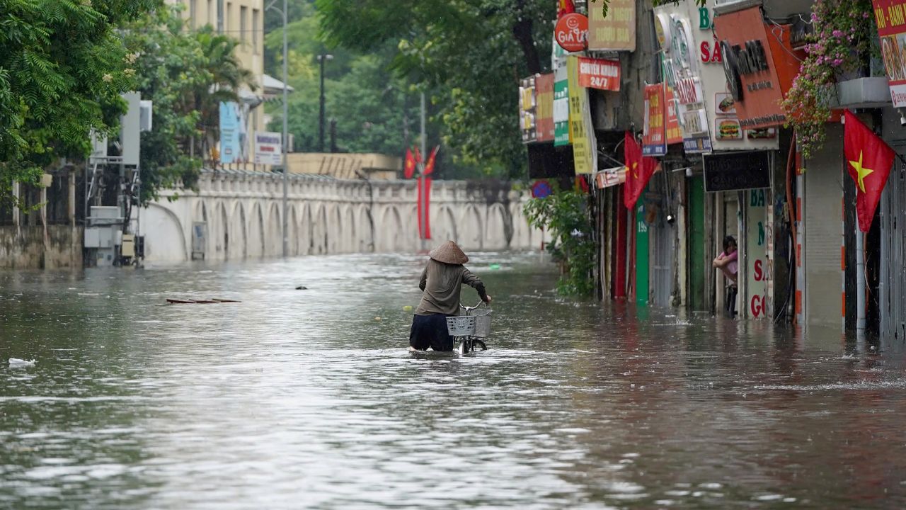ความเสียหายที่กลายเป็นครู มองวิธีรับมือ ‘ไต้ฝุ่นคาจิกิ’ ของเวียดนาม