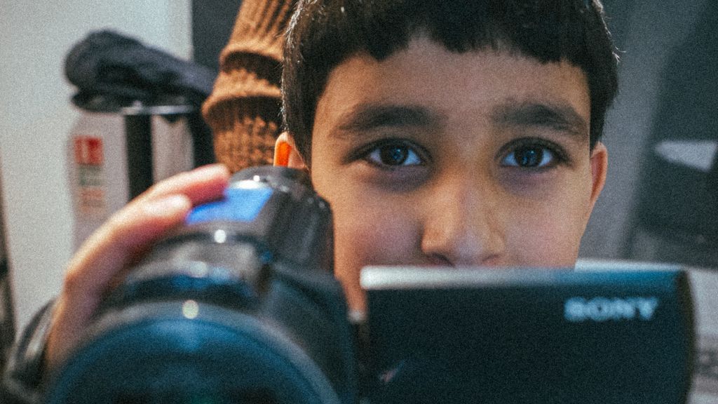 HELP(2) อัลบั้มที่กอบกู้ความไร้เดียงสาของเด็ก ในสมรภูมิรบของผู้ใหญ่