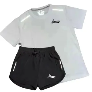 ชุดฝึกฤดูร้อน แห้งไว เหมาะสำหรับวิ่งและเล่นกีฬา ชุดเสื้อเชิ้ตแขนสั้นและกางเกงขาสั้น ความยาวสามส่วน เหมาะสำหรับทั้งผู้ชายและผู้หญิง