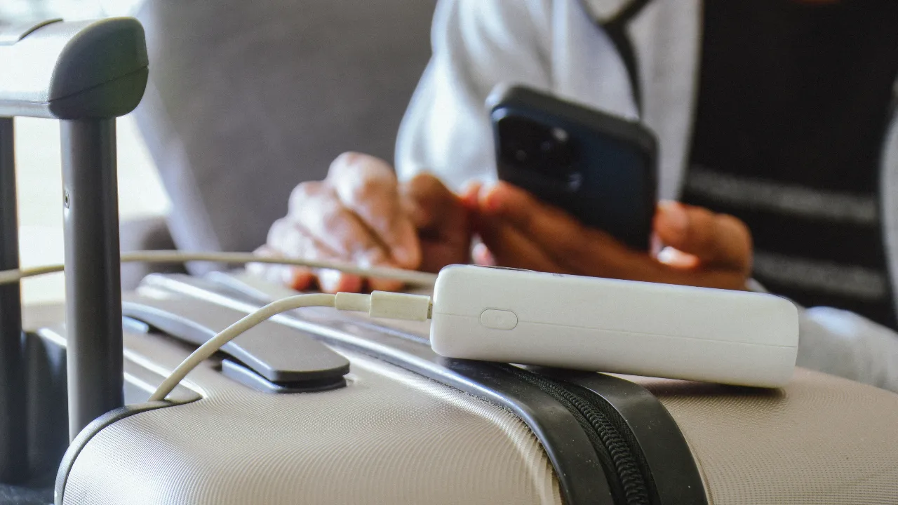 10 พาวเวอร์แบงค์ CCC ยี่ห้อไหนดี 2025 ชาร์จเร็ว ขึ้นเครื่องไปเที่ยวจีนได้