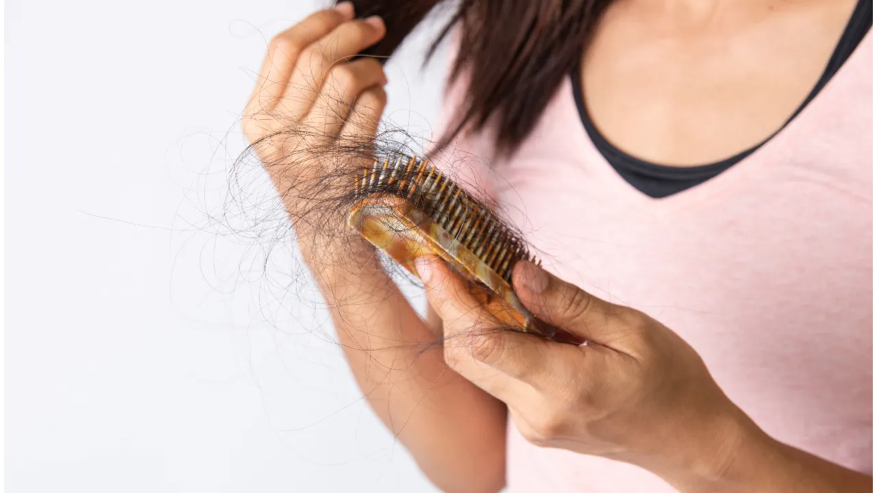 แนะนำ 10 แชมพูลดผมร่วง ยี่ห้อไหนดี 2026 ผมหนาขึ้น ดูมีวอลลุ่ม