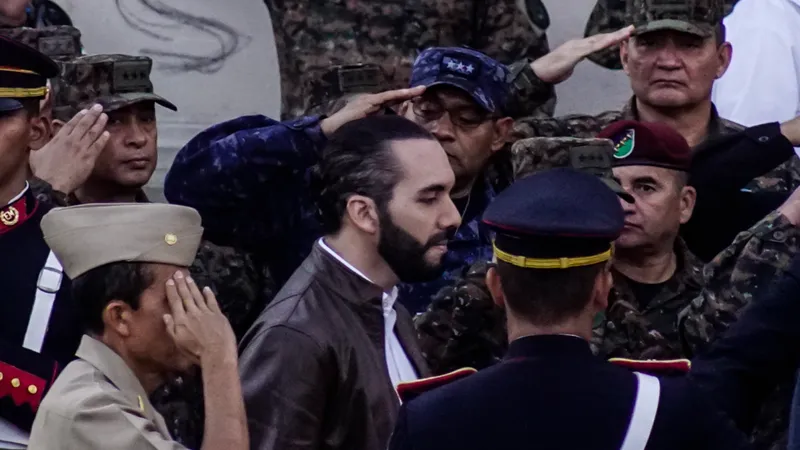 อวสานอันธพาลครองเมือง เบื้องหลังปาฏิหาริย์ El Salvador ประเทศเล็กที่สุดในอเมริกากลาง กับมุมมืดอีกด้านที่ซ่อนอยู่ภายใต้กำปั้นเหล็ก นายิบ บูเคเล