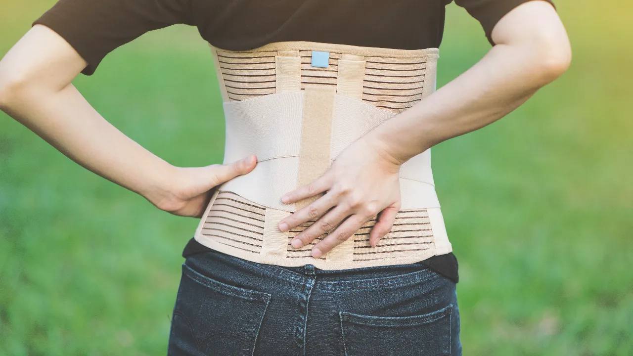 10 เข็มขัดพยุงหลัง ยี่ห้อไหนดี 2024 ตัวช่วยลดปวดหลัง ยกของหนัก-นั่งนานๆ