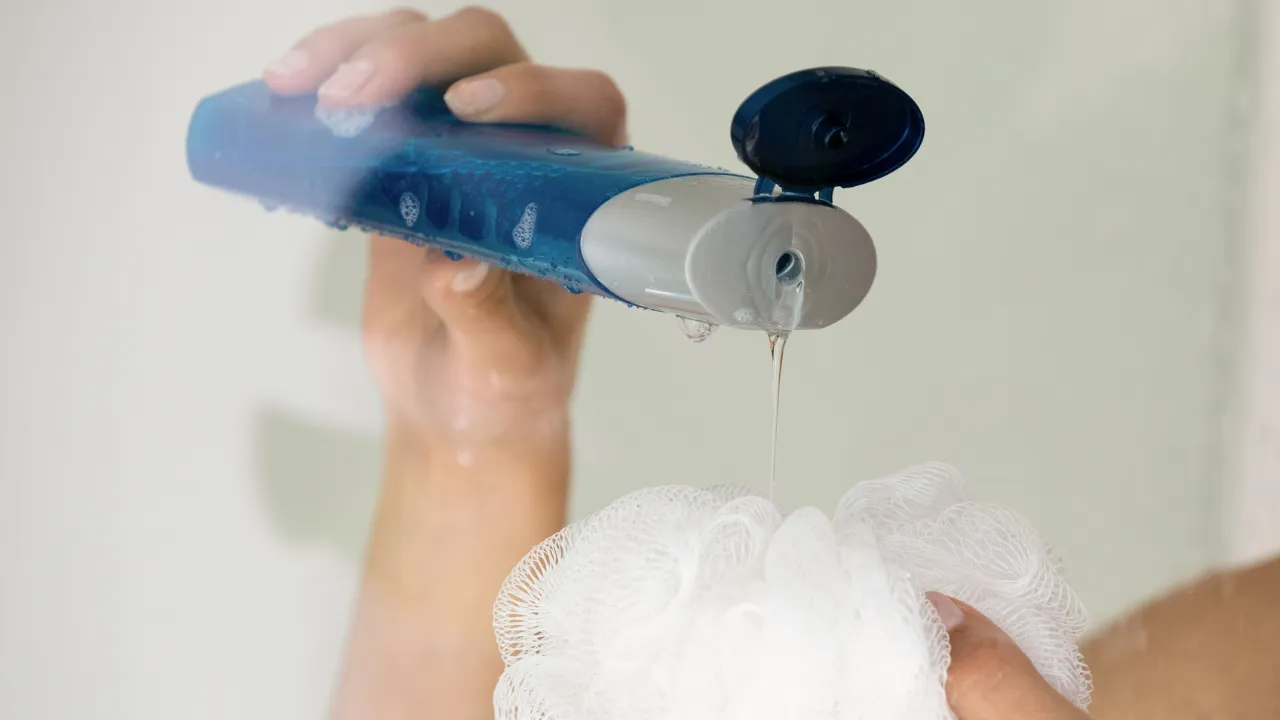 10 ครีมอาบน้ำ ยี่ห้อไหนดี 2025 รวมสบู่เหลวสูตรขายดี ไม่ทำให้ผิวแห้ง