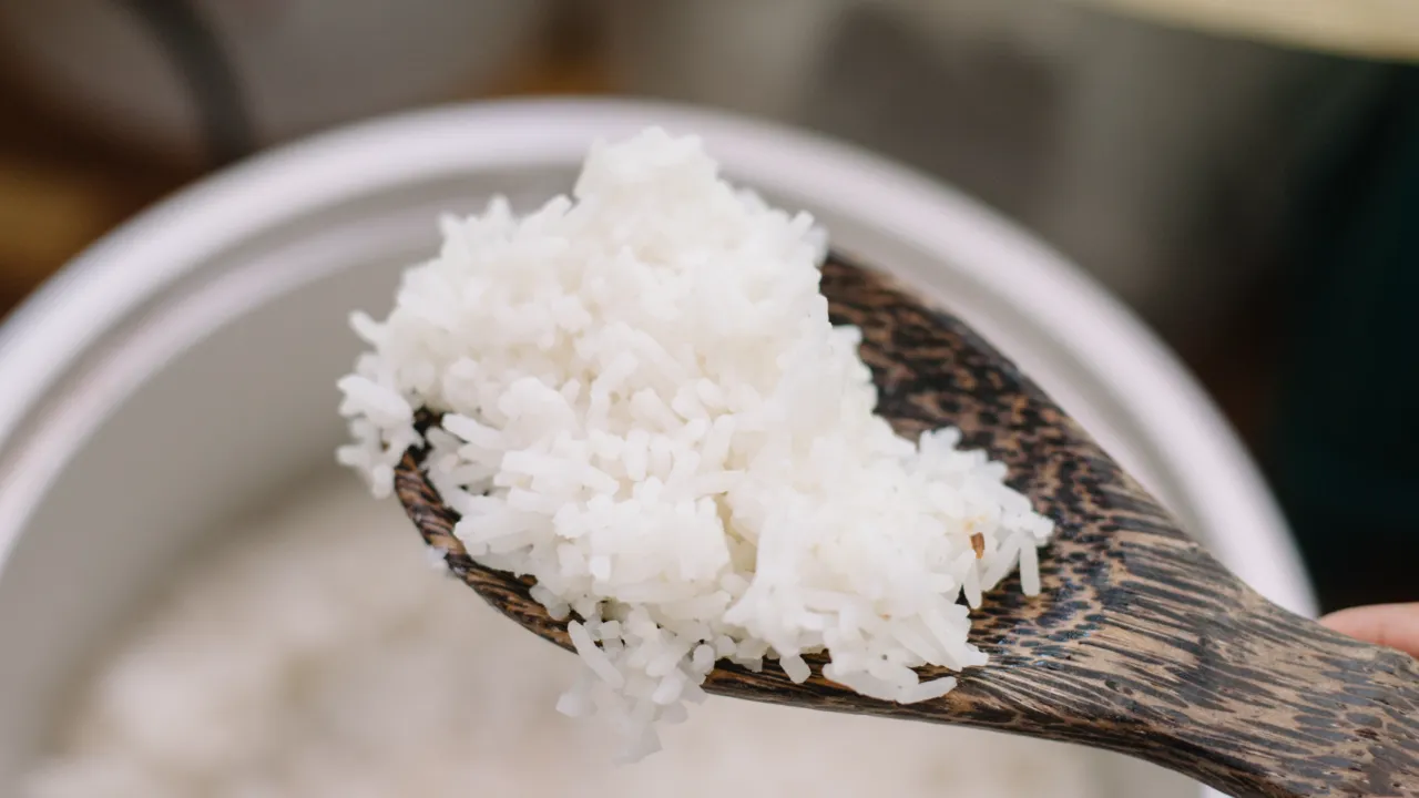 10 ข้าวหอมมะลิ ยี่ห้อไหนอร่อย 2569 หอม เหนียวนุ่ม อุดหนุนเกษตรกรไทย