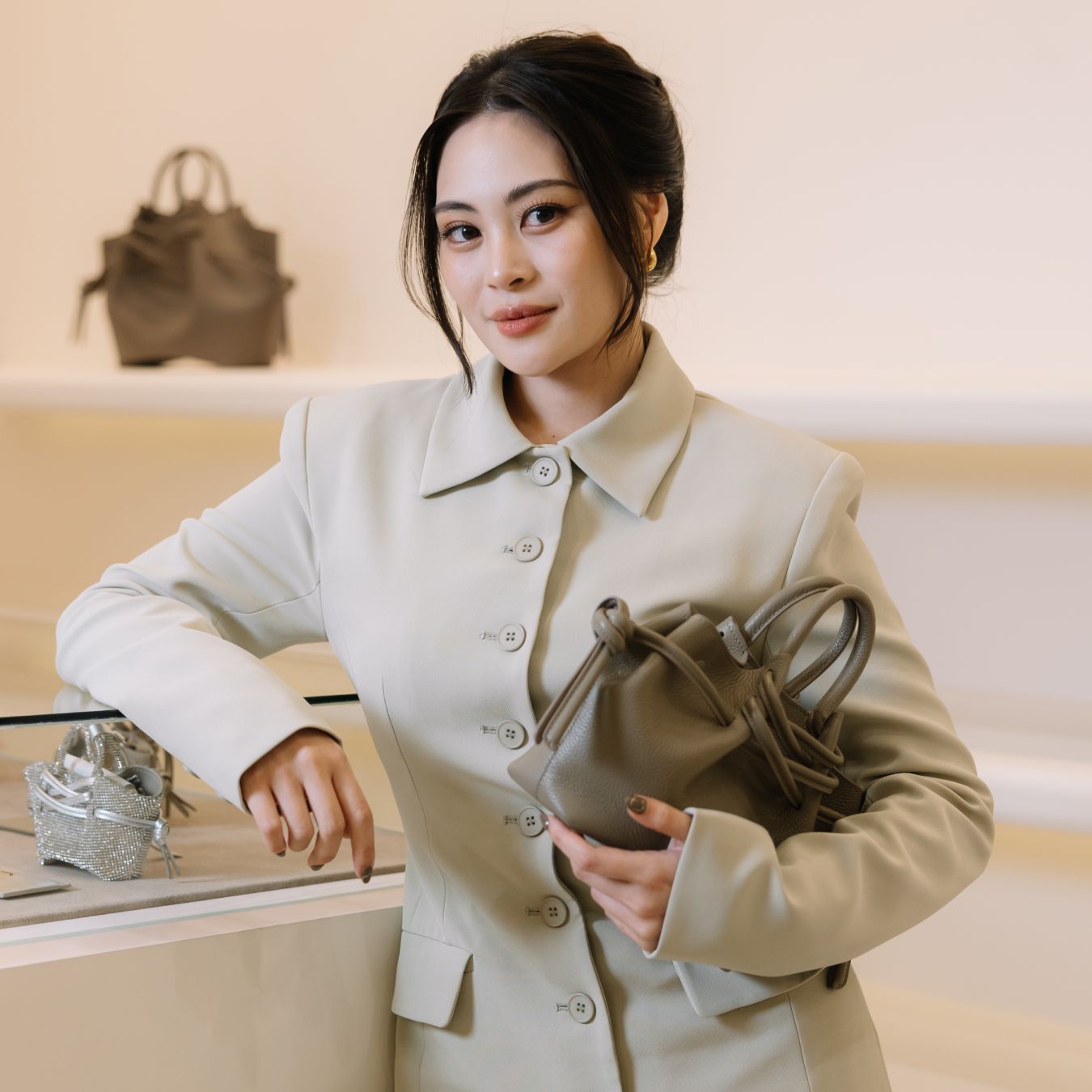 Fundao แบรนด์กระเป๋าของสาวไทย ที่ไปเรียนทำกระเป๋าไกลถึงมิลาน กับความตั้งใจที่จะเชื่อมมนุษย์เข้ากับธรรมชาติ เช่นเดียวกับการเชื่อมแฟชั่นและฟังก์ชันเข้าด้วยกัน