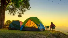 10 เต็นท์ ยี่ห้อไหนดี 2025 แข็งแรงทนทาน กางง่าย กันน้ำกันฝนได้