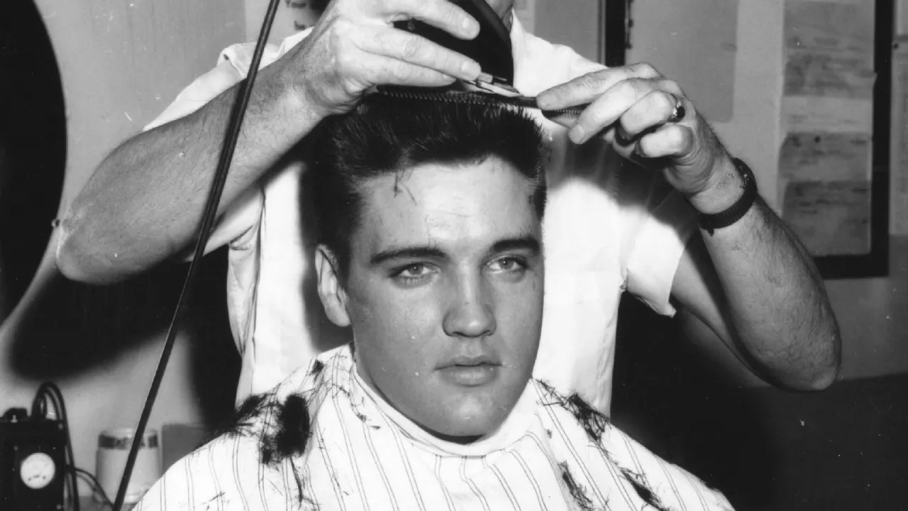 จากราชาเพลงร็อกสู่ทหารสงครามเย็น 25 มีนาคม 1958 ครบรอบการไถเกรียน Elvis Presley ดาราผู้สมัครใจไปแนวหน้า จนสูญเสียความขบถไปตลอดกาล